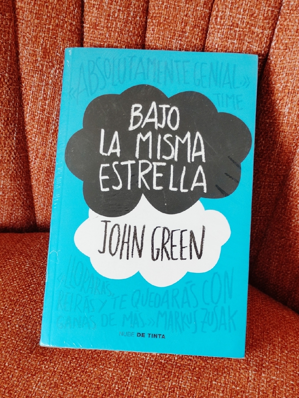 Bajo la Misma Estrella by John Green - Bright Turquoise Cover